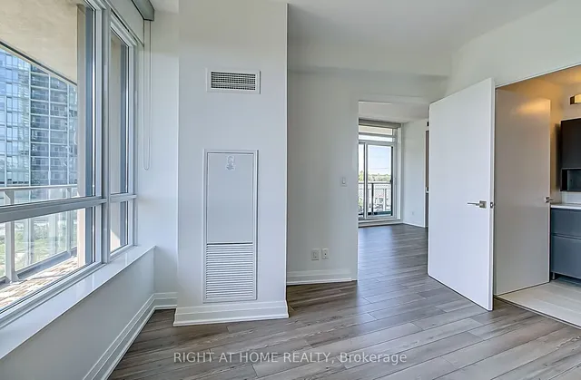 Additional image 23 of 36 Park Lawn Rd Unit 305