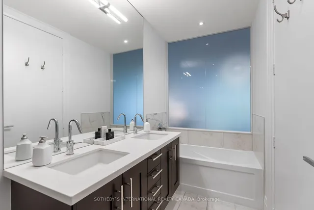 Additional image 28 of 29 Queens Quay Unit Th 115