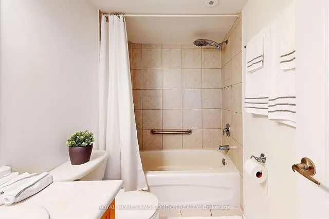 Additional image 26 of 60 Carr St Unit Th5