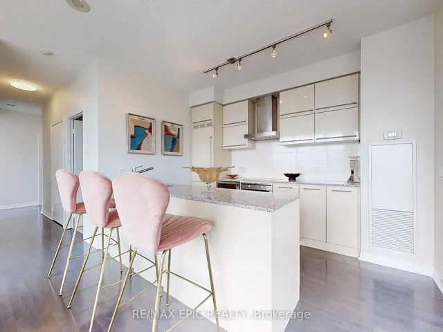 Additional image 9 of 770 Bay St Unit PH308