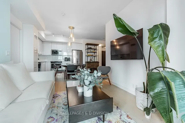 Additional image 13 of 10 Park Lawn Rd Unit 910