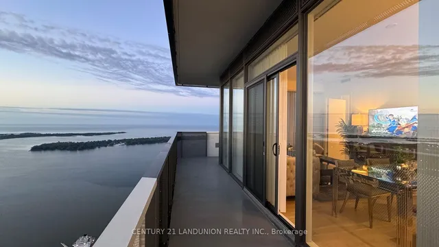 Additional image 3 of 138 Downes St Unit PH206