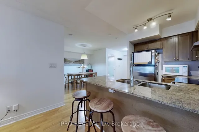 Additional image 15 of 225 Wellesley St Unit 701