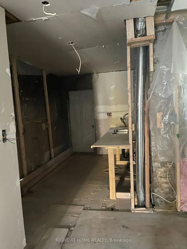 Additional image 4 of 37 Secord Ave