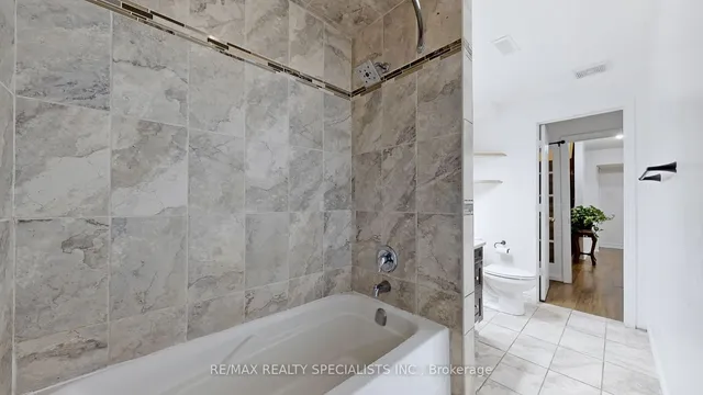 Additional image 36 of 66 Vintage Gate