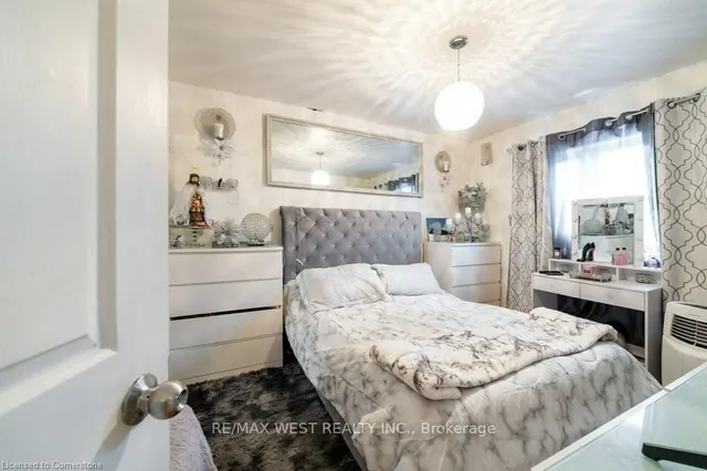 Additional image 14 of 13 Rolyat St