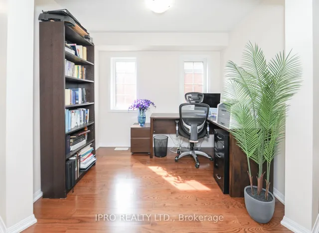 Additional image 8 of 74 Aylesbury Dr