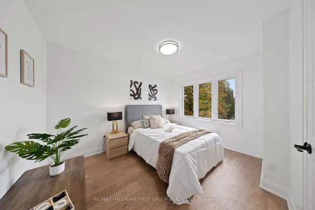 Additional image 17 of 27 Brownville Ave