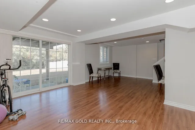 Additional image 32 of 71 Crocker Dr