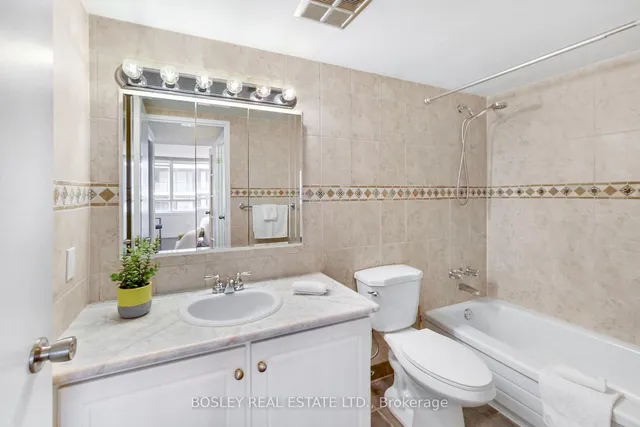 Additional image 23 of 633 Bay St Unit 2005