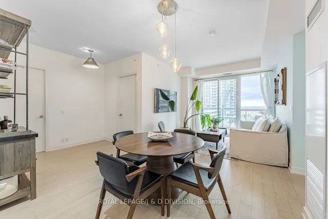 Additional image 9 of 10 Park Lawn Rd Unit 910