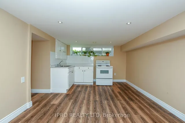 Additional image 15 of 23 Benton St