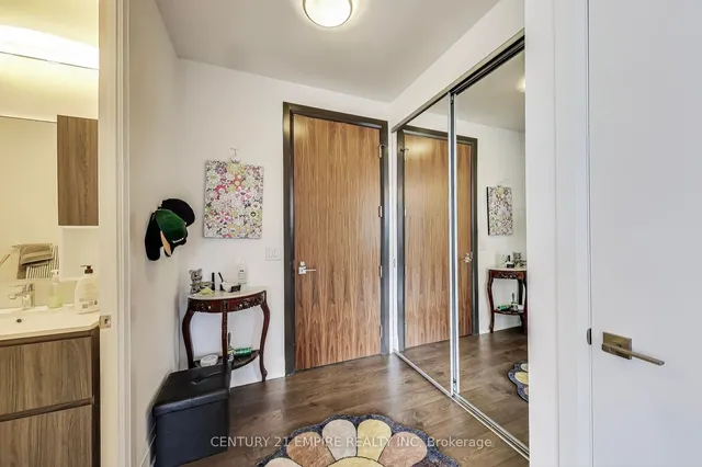 Additional image 6 of 36 Park Lawn Rd Unit 203