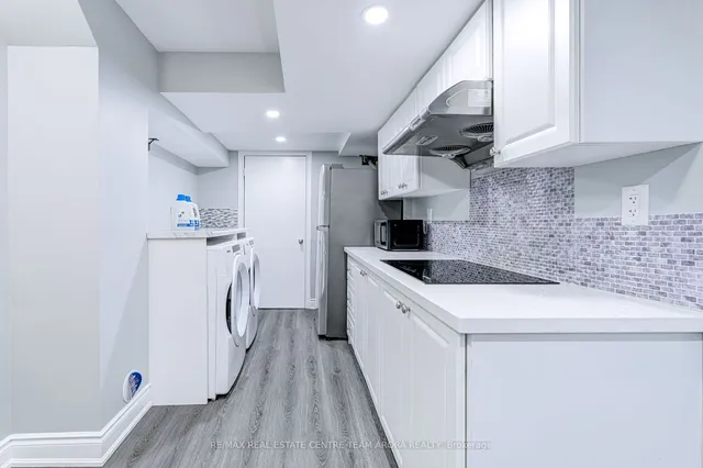 Additional image 25 of 29 Adventura Rd