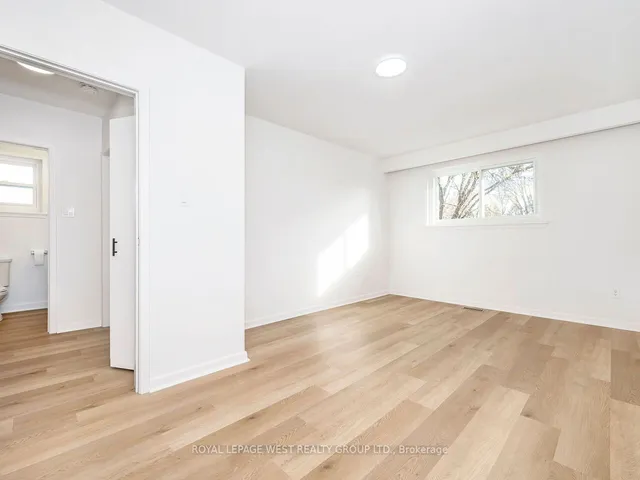 Additional image 12 of 33 Syracuse Cres