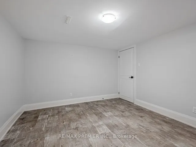 Additional image 34 of 102 Bellevue Ave