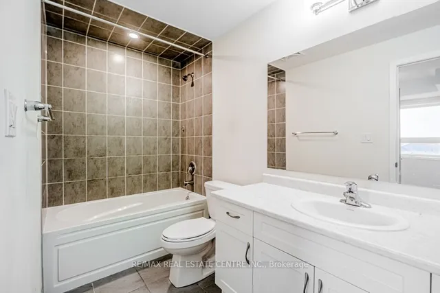 Additional image 3 of 200 Lagerfeld Dr Unit 421