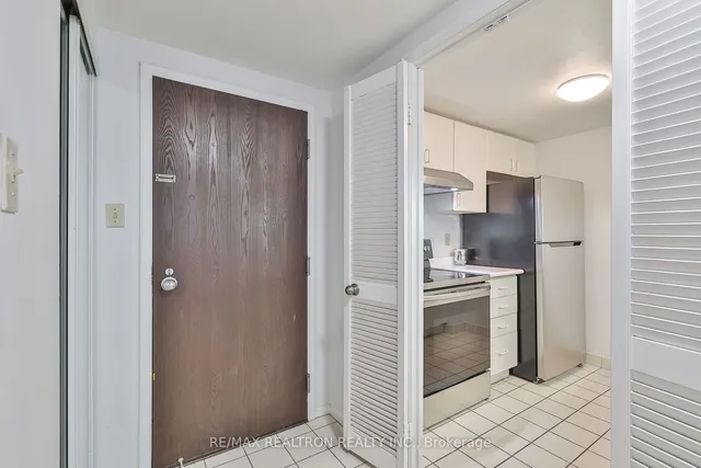 Additional image 15 of 44 Gerrard St Unit 811