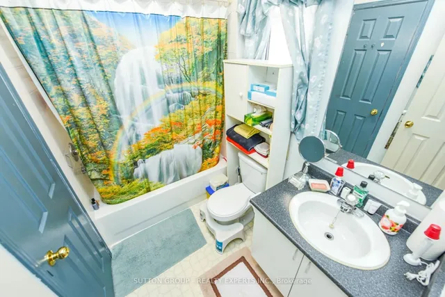 Additional image 28 of 48 Yellow Brick Rd