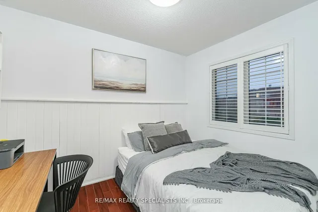 Additional image 25 of 76 Thunderbird Tr