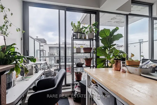 Additional image 20 of 560 King St Unit 1004