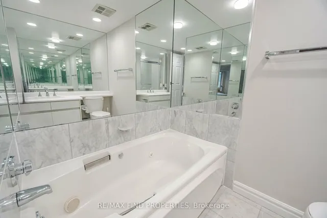 Additional image 21 of 33 University Ave Unit 1501