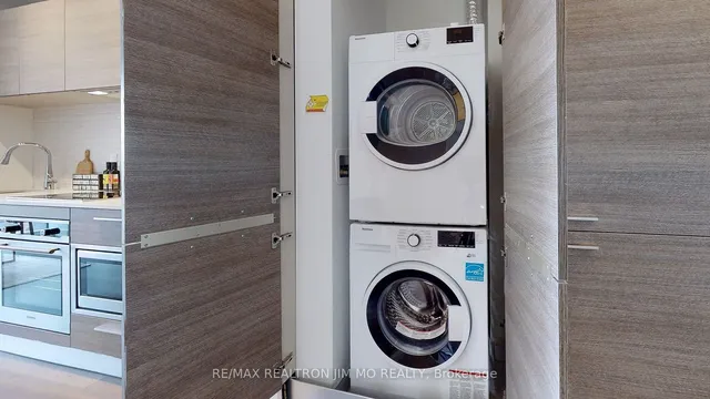 Additional image 27 of 3 Gloucester St Unit 509