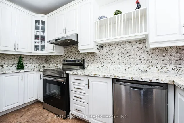 Additional image 23 of 32 Charger Lane