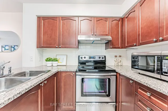 Additional image 18 of 35 Hollywood Ave Unit 318