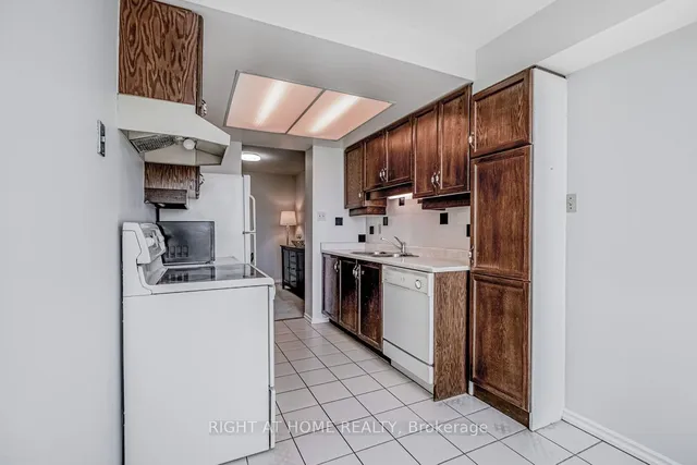 Additional image 13 of 100 County Court Blvd Unit 610