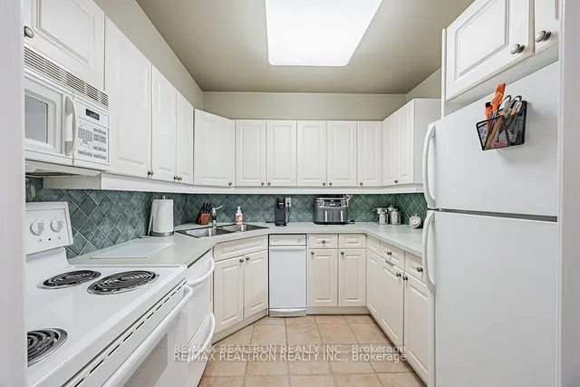 Additional image 6 of 30 Fashion Roseway Unit 518E