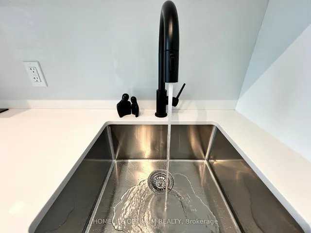 Additional image 15 of 327 King St Unit 2301