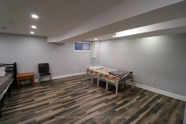 Additional image 39 of 59 Lexington Ave Unit 18
