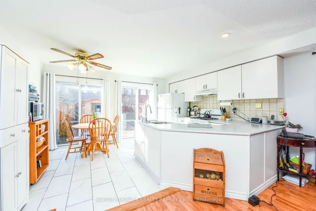 Additional image 8 of 48 Yellow Brick Rd