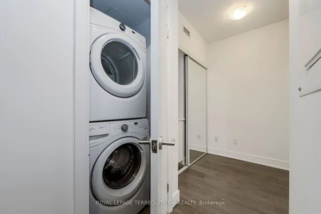 Additional image 27 of 525 Adelaide St Unit 819