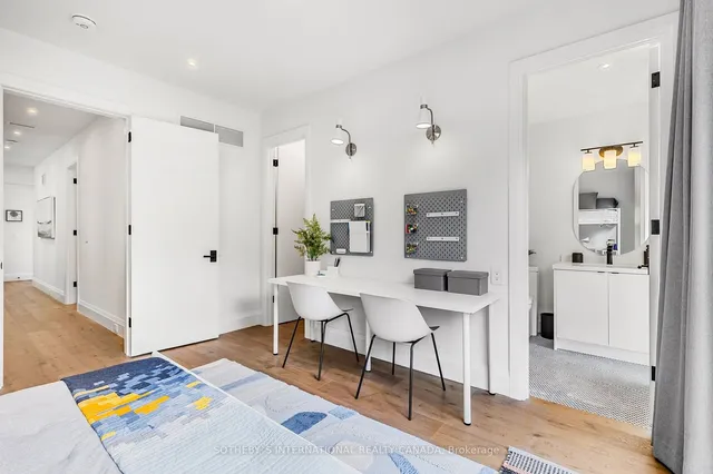 Additional image 18 of 678 Oriole Pkwy