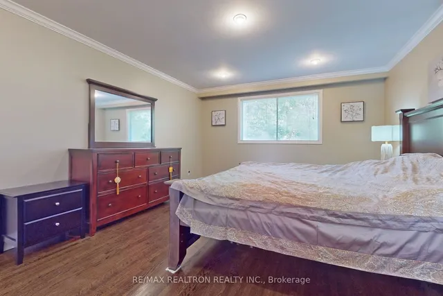 Additional image 23 of 237 Old Yonge St