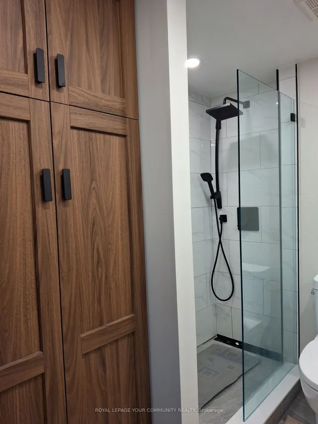 Additional image 13 of 77 Harbour Sq Unit 809