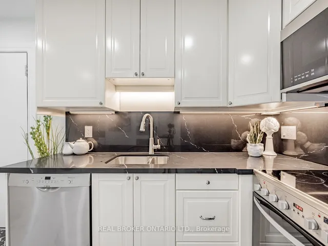 Additional image 7 of 2693 Lakeshore Blvd Unit 6