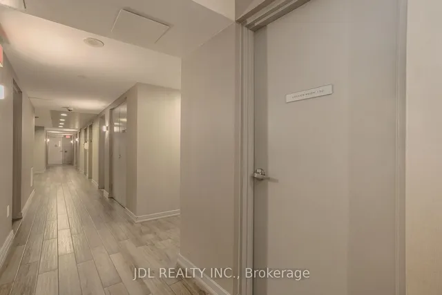 Additional image 32 of 125 Village Green Sq Unit 3211
