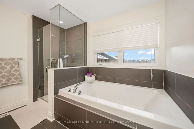 Additional image 28 of 36 Elwin Rd