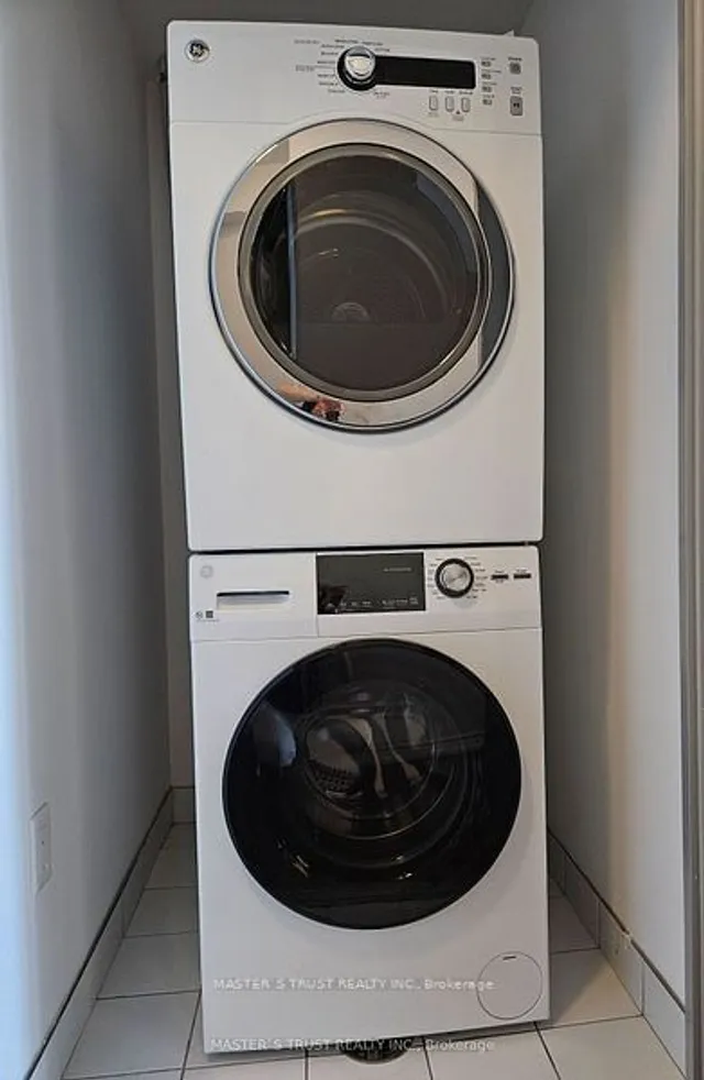 Additional image 17 of 386 Yonge St Unit 4604