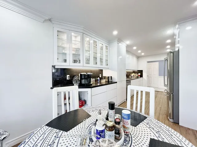 Additional image 33 of 5444 Yonge St Unit 108