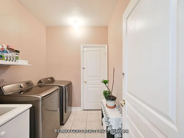 Additional image 17 of 25 Maverick Cres