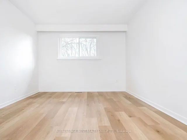 Additional image 14 of 33 Syracuse Cres