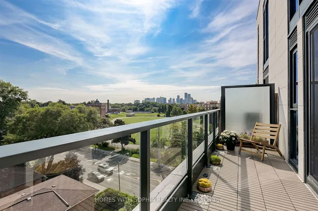 250 Lawrence Ave Unit 607