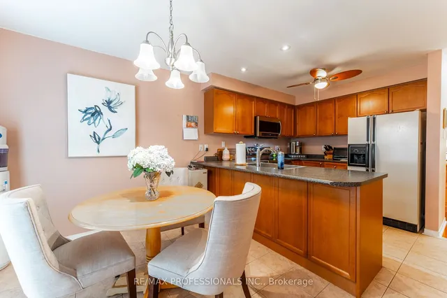 Additional image 11 of 25 Amboise Cres