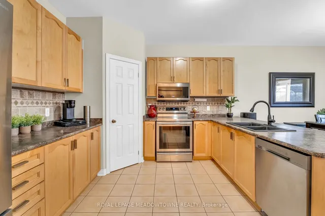 Additional image 15 of 64 Spotted Owl Cres