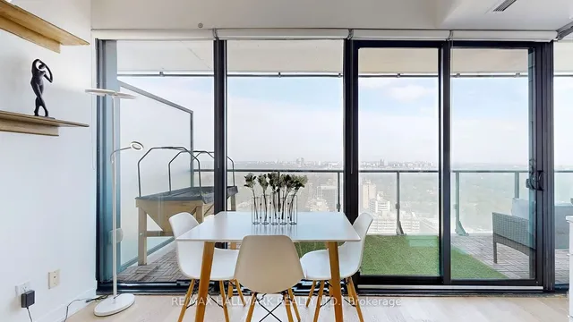 Additional image 21 of 185 Roehampton Ave Unit 2705