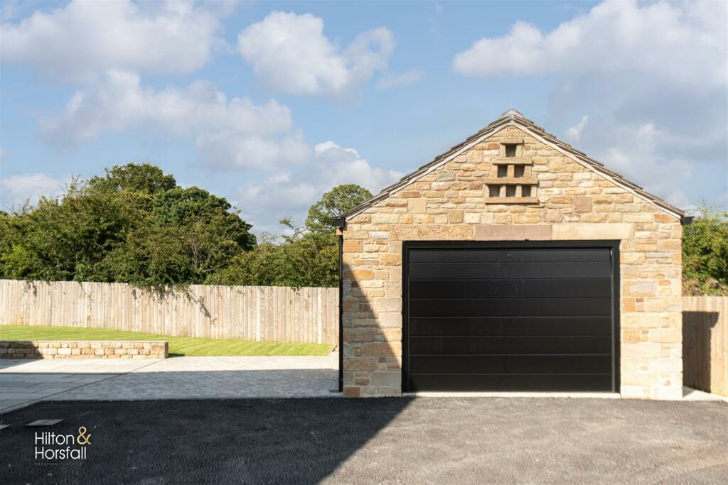 Additional image 35 of Rycroft Dairy, Wheatley Lane Road, Fence
